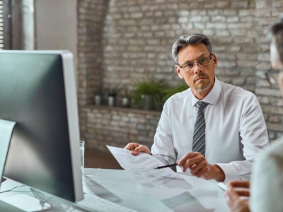 Estoy buscando un fiduciario que solo cobre por hora. Me gustaría saber cómo liquidar mis activos de jubilación en el futuro. Prefiero un CFP. | Hourly Financial Advice