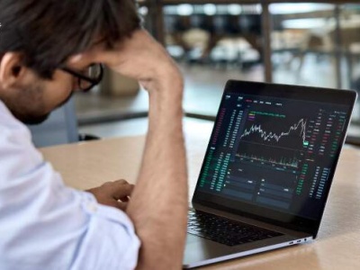¿Cómo puede ayudarle un plan financiero a superar la alta volatilidad del mercado?